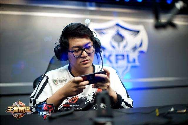 Team WE 教练：我们哪方面都不如TES，努力训练吧